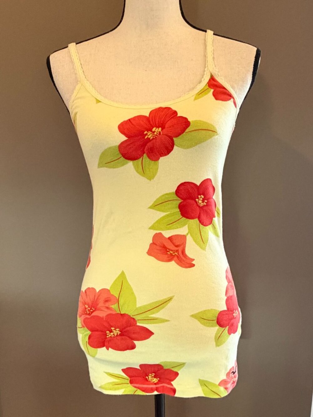 Hollister Y2K 90's Yellow Hibiscus Social Stretch Tank Top, Size Large